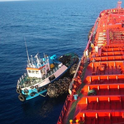 コルベットの船及びフリゲート艦の高エネルギーの浮遊物のフェンダーのためのSGS 50Kpa横浜の浮遊フェンダー