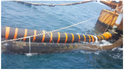 液体燃料の天燃ガスのために補強される1つの端が付いている.OCIMF GMPHOM 2009の標準の浮遊ホース