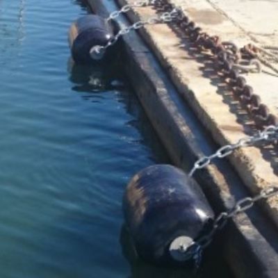 鎖およびタイヤの網が付いている多彩で豊富なポリウレタン エヴァの海洋の浮遊海洋のフェンダー