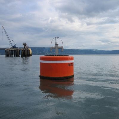 黄色い浮遊ブイを浮かべているプラスチック安全で高い浮力の海兵隊員