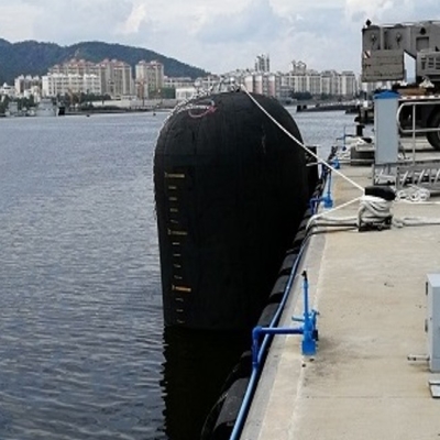 ハイドロ海底フェンダーを浮かべる2.5m× 4.0mのハイドロ空気のフェンダー