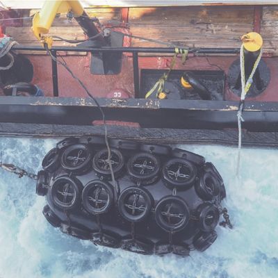 停泊する船のためのEU耐久の横浜の空気のゴム製 フェンダー緩衝をつなぐ