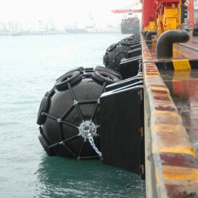 CCSのタイヤの空気のゴム製 フェンダーの高い空気堅さの浮遊物のゴム製緩衝