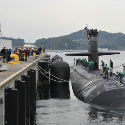 ハイドロ空気のフェンダーを浮かべる高エネルギーの吸収の潜水艦