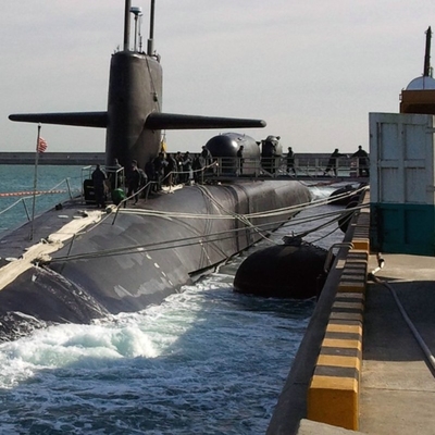 ハイドロ空気のフェンダーを浮かべる高エネルギーの吸収の潜水艦