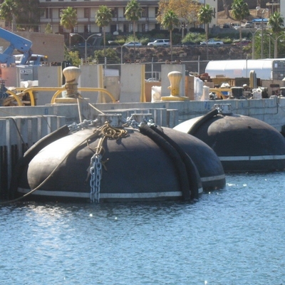 標準サイズの空気のゴム製縦のハイドロ海底フェンダー