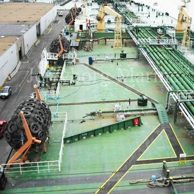 横浜空気の海洋のフェンダーをつなぐ2.5m*4.0mの船