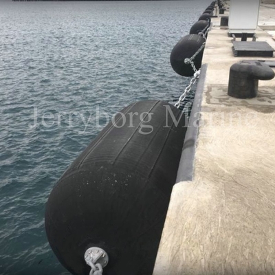 横浜空気の海兵隊員のゴム製 フェンダーをつなぐ2.5m*4.0mの船