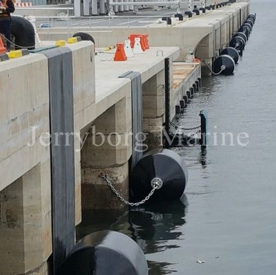 多彩な泡が充填されたフェンダー船の停泊操作のための良質ポリウレタン フェンダー